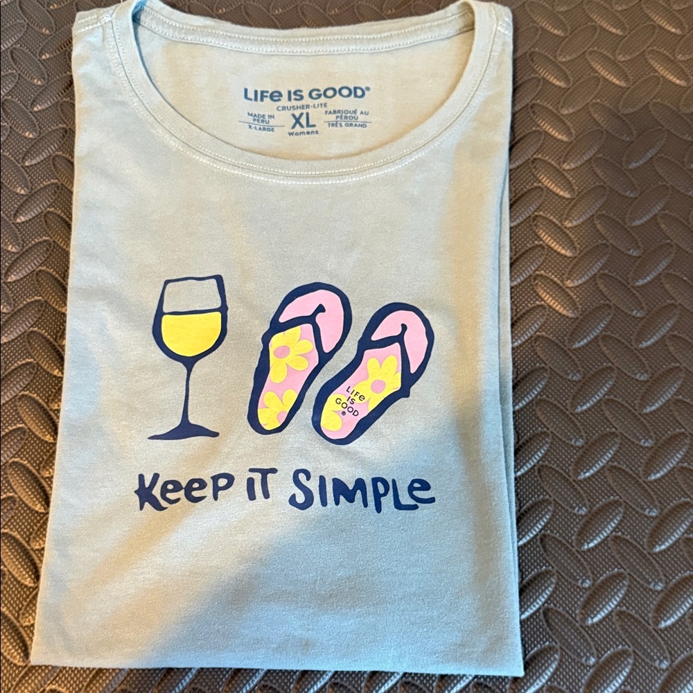 Life Is Good Women's Crusher-Lite Tee in Light Gray
